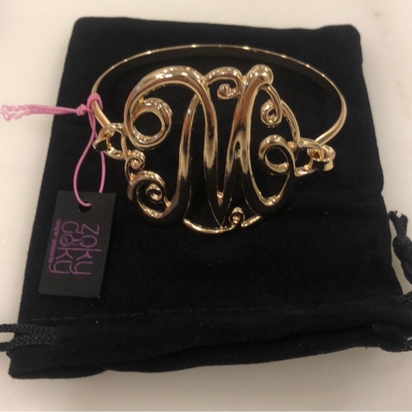 What letter do you need? Monogram Initial Bracelet in Gold or Silver-Boutique - Picture 6 of 12